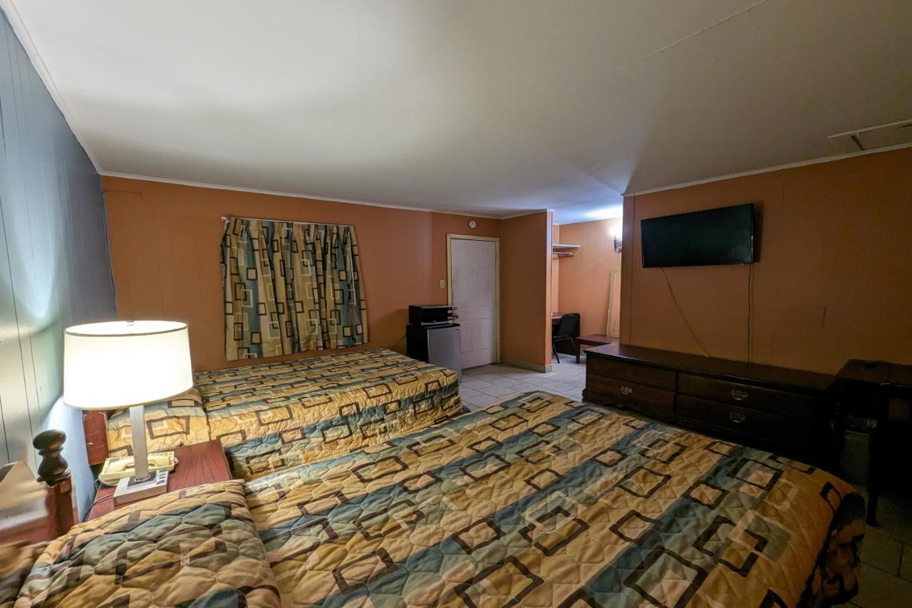 Economy Inn Кингсвилл Экстерьер фото