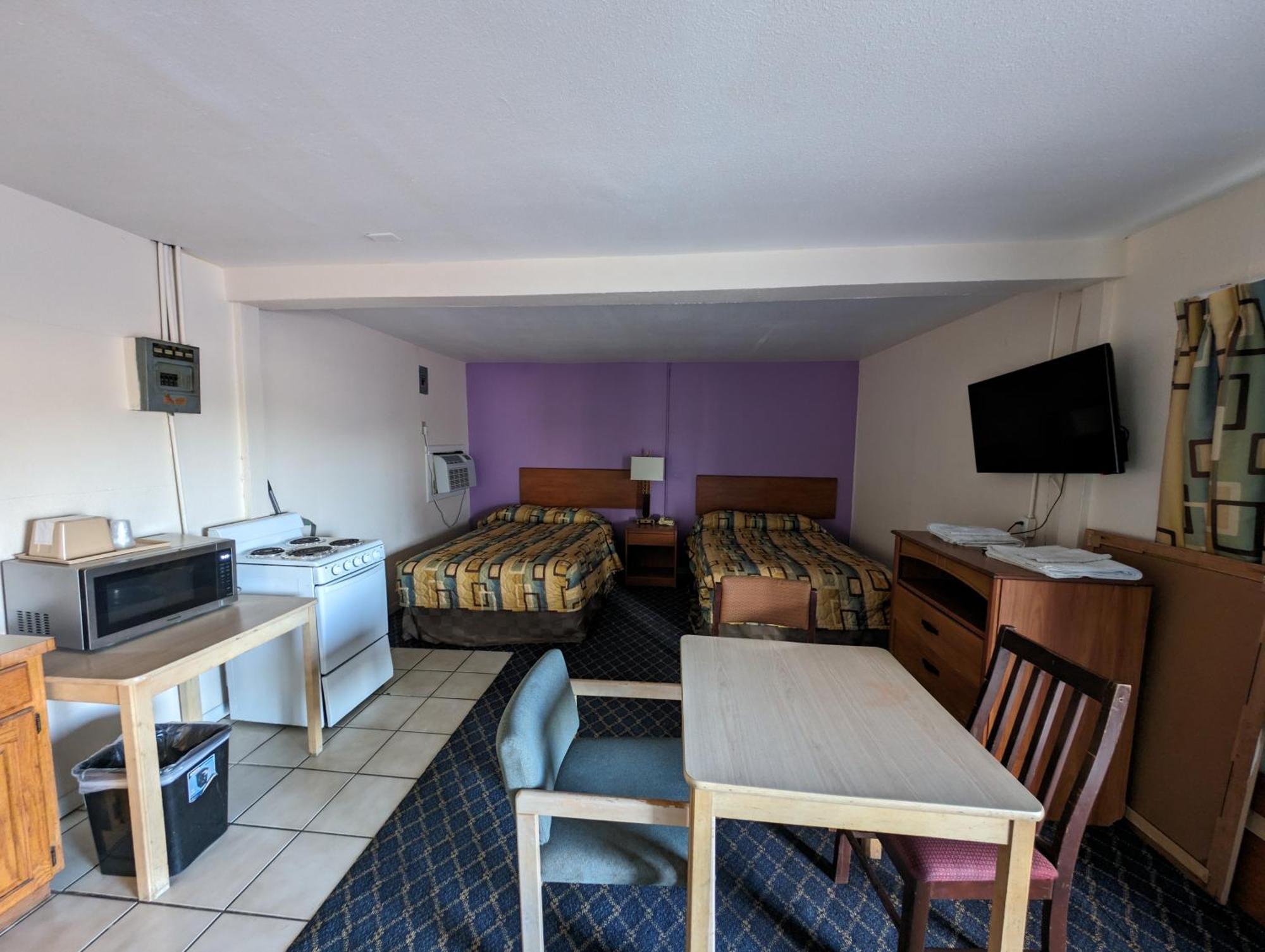 Economy Inn Кингсвилл Экстерьер фото