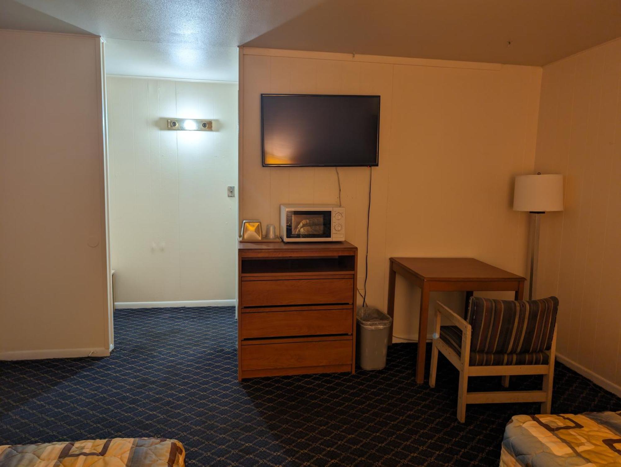 Economy Inn Кингсвилл Экстерьер фото