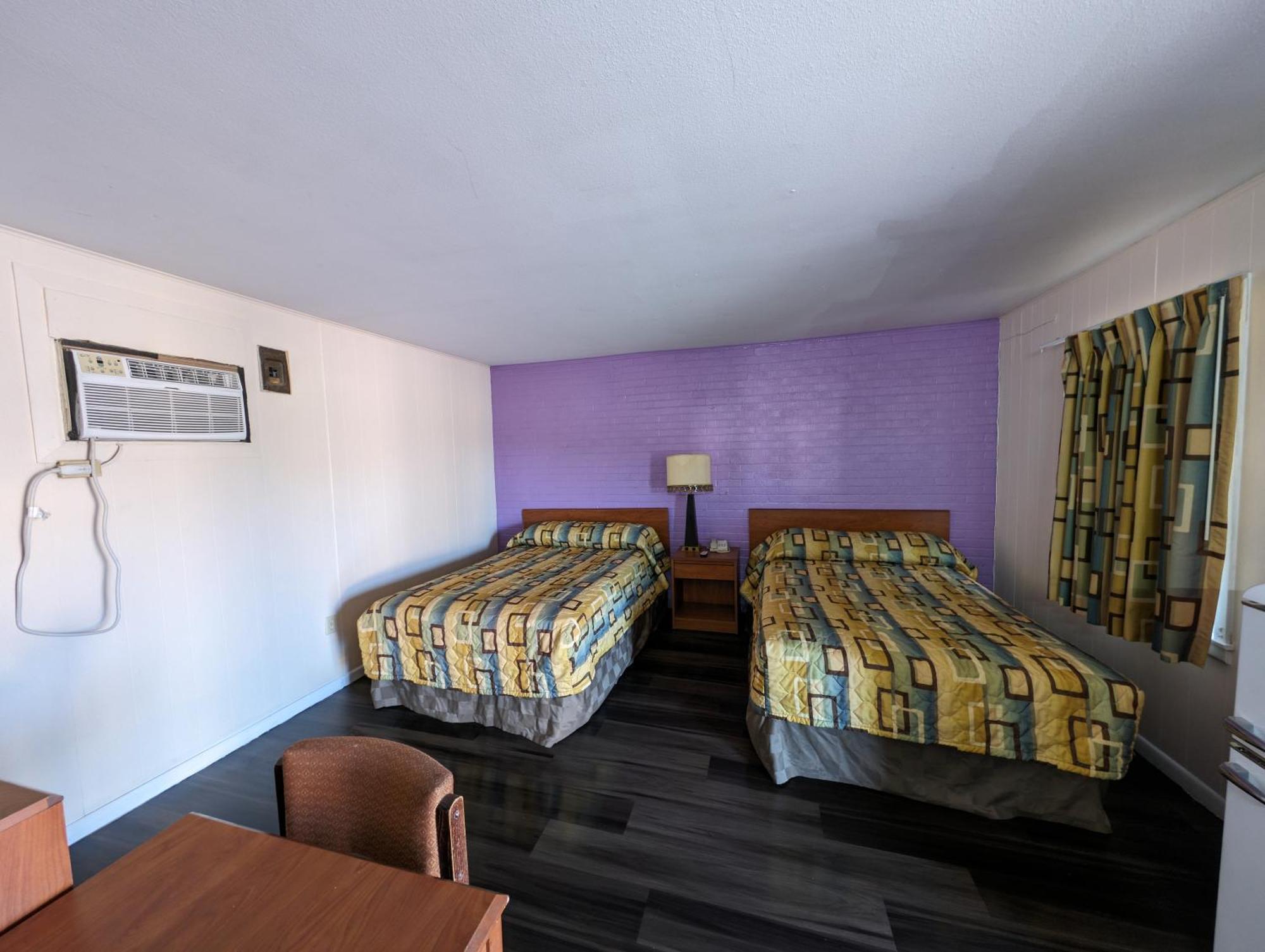 Economy Inn Кингсвилл Экстерьер фото